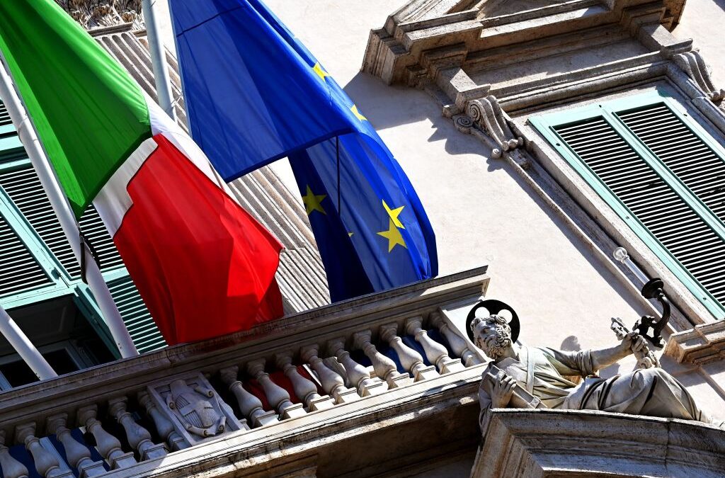 Taglio bollette per famiglie e microimprese: decreto approvato