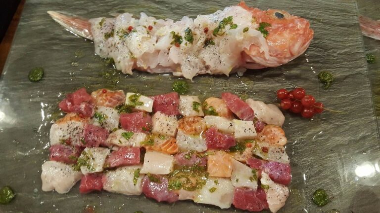 mosaico di sashimi di 1 768x432