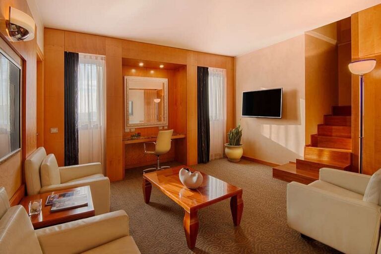 suite with views 768x513