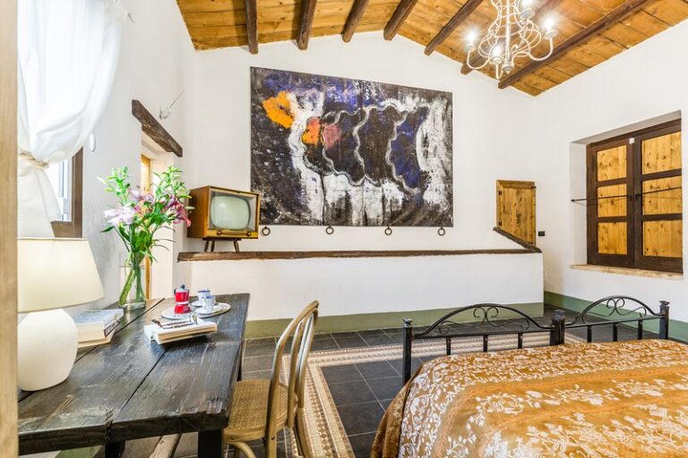 AuthenticSicilianCharm 11 768x512