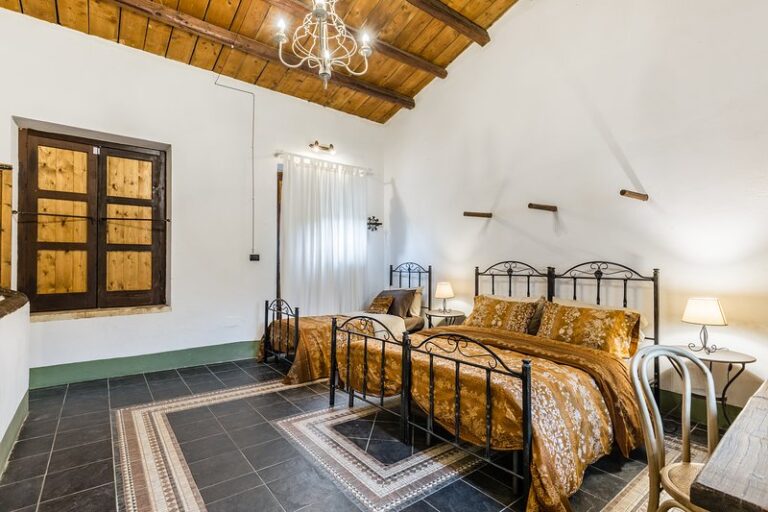 AuthenticSicilianCharm 15 768x512