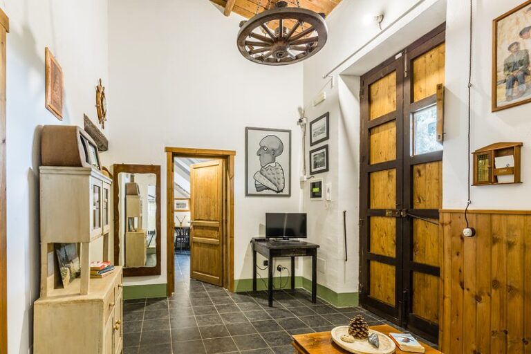 AuthenticSicilianCharm 31 768x512