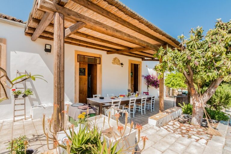 AuthenticSicilianCharm 39 768x512