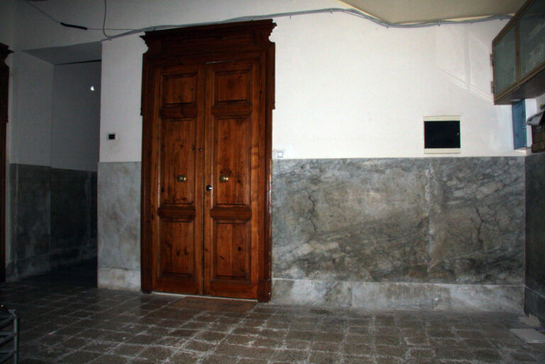 casa vacanze siracusa porta ingresso 768x513