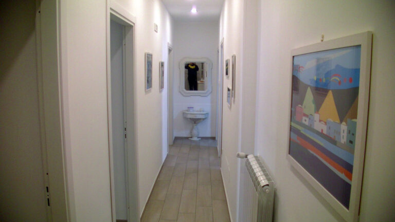 casa vacaze corridoio 768x432