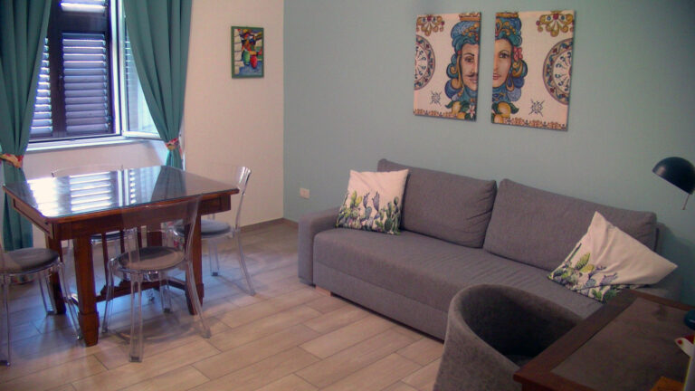 casa vacaze salotto 768x432