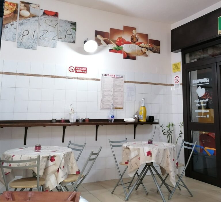 pizzeria d asporto con 4 768x701
