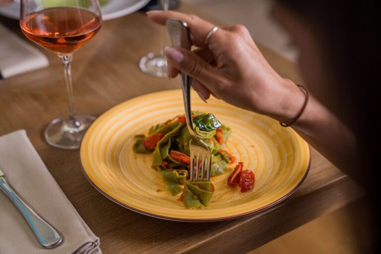 tagliatelle with basil 1 768x512