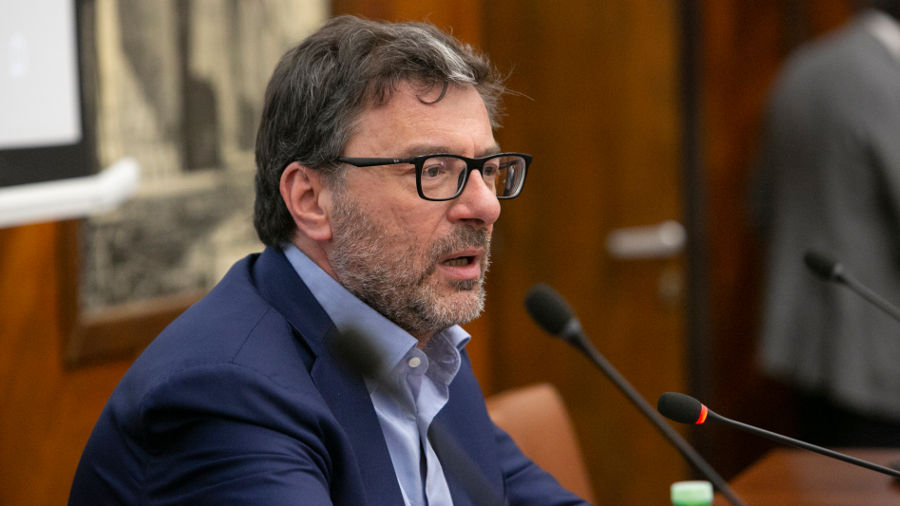 Ex Ilva: Giorgetti, produrre più acciaio a Taranto e Genova