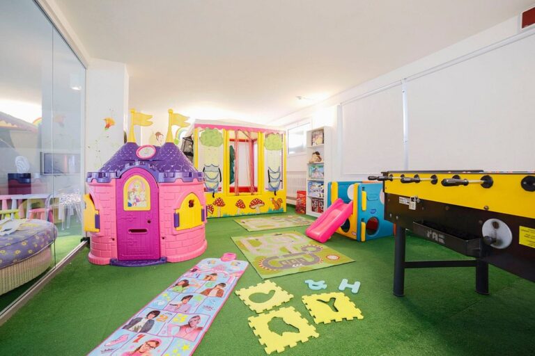 LuxorCattolicaHotelBeach 11 768x512