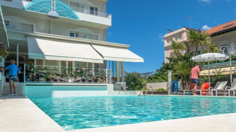 LuxorCattolicaHotelBeach 2 768x432