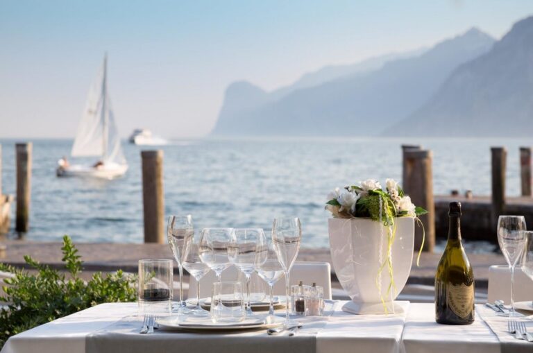 aqua restaurant lounge 2 768x509