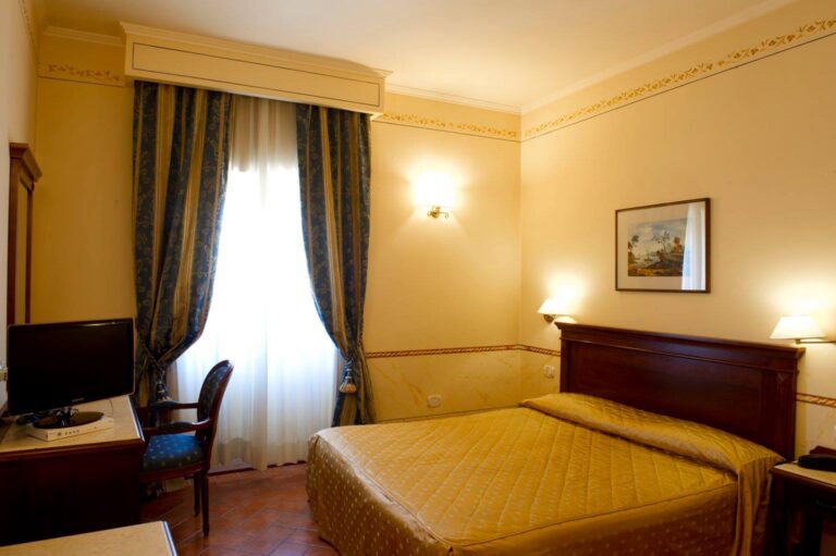 hoteleLoggeDeiMercanti 2 768x511