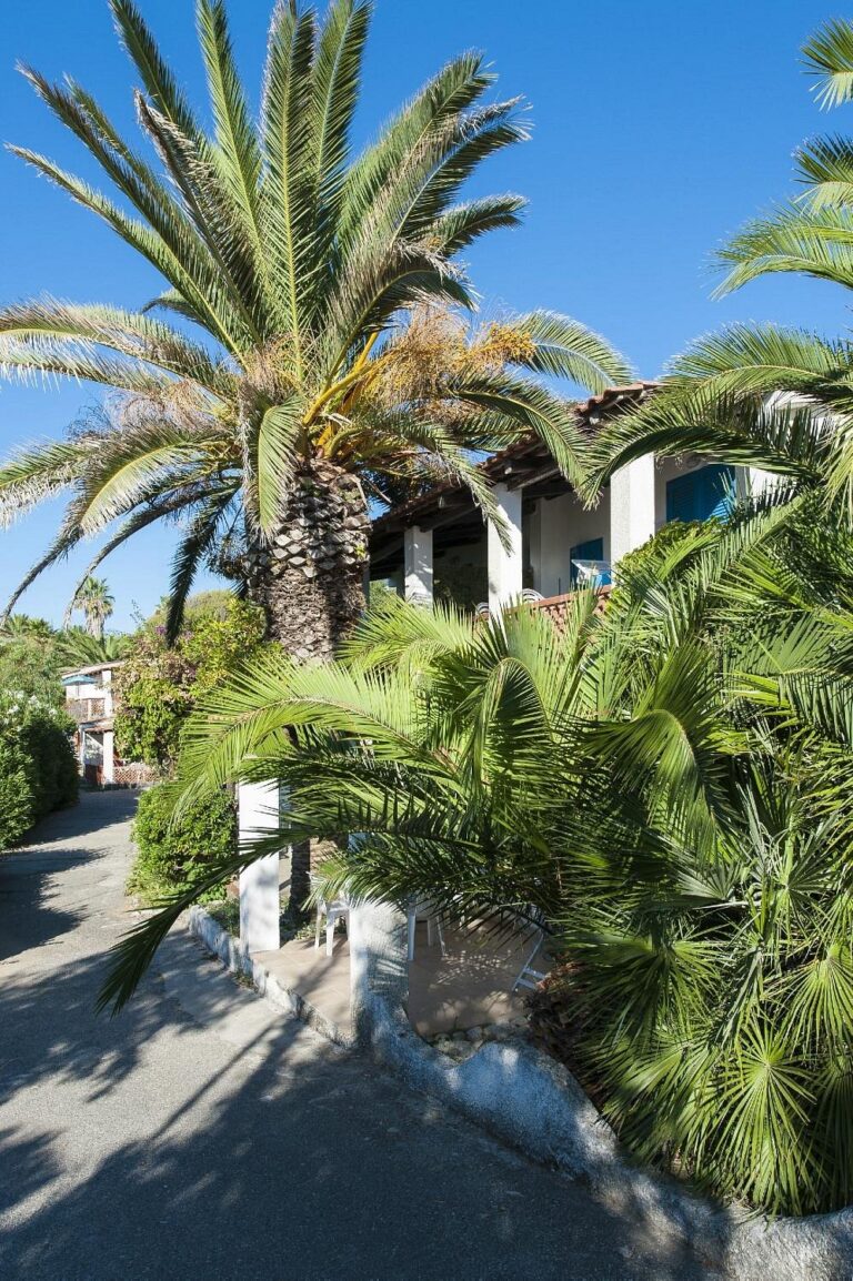 hotelvillaggiostromboli 12 768x1154