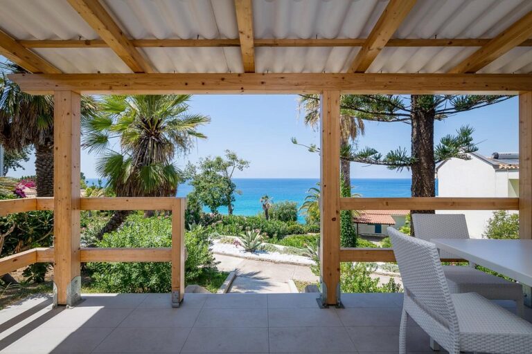 hotelvillaggiostromboli 4 768x512