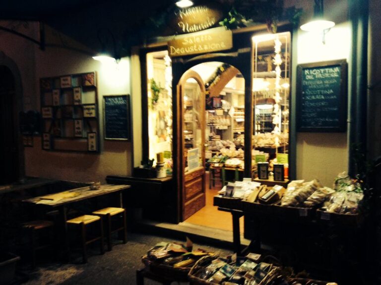 riserva naturale by night 1 768x574