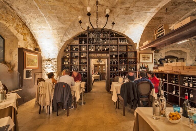 saletta con scorcio cantina 1 768x512