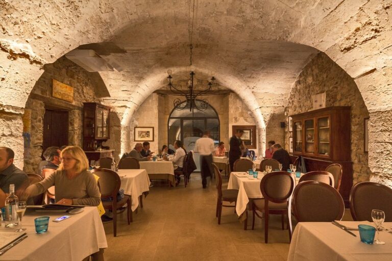 scorcio salone 1 768x512