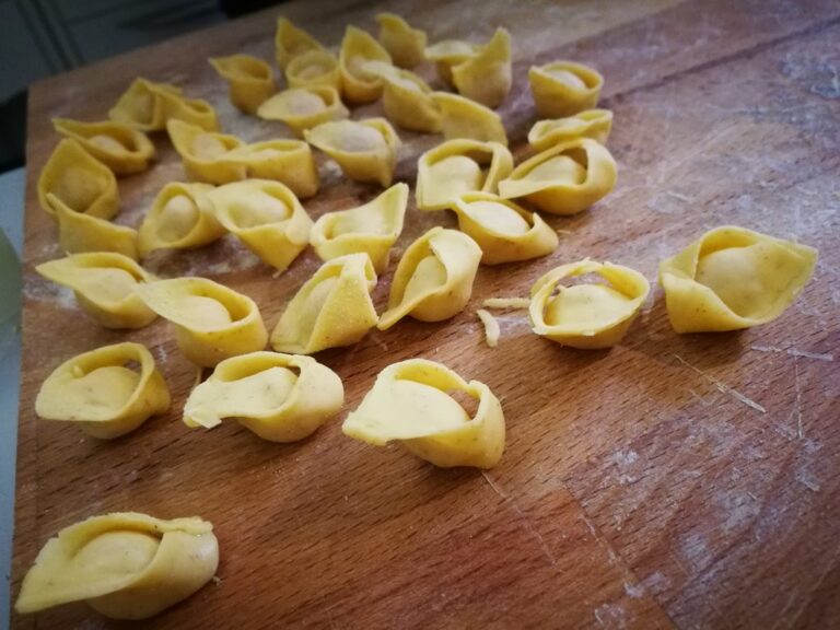 tortelli in preparazione 1 768x576