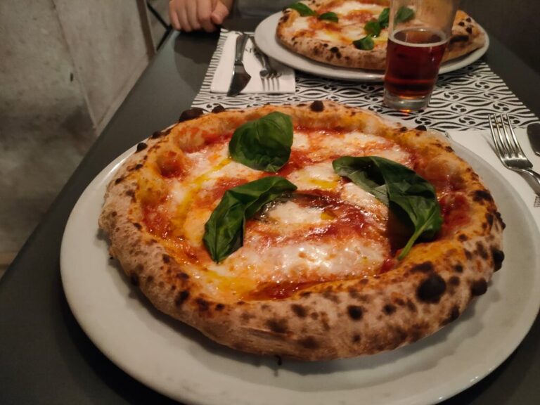 sicily pizzeria lounge 2 768x576