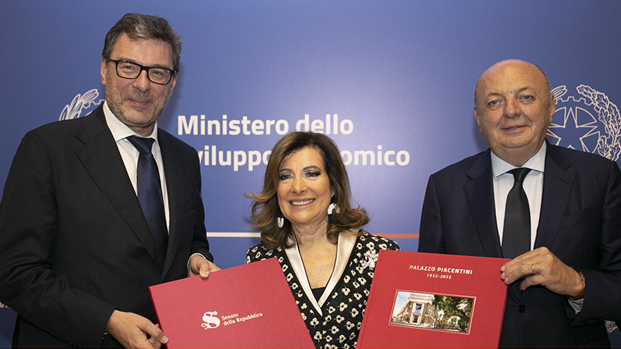 Giorgetti con Casellati per 90esimo Palazzo Piacentini